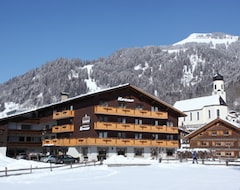 Khách sạn Sporthotel Krone (Schoppernau, Áo)