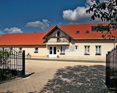 Hotel Rembrandt Vendégház (Kisbér, Mađarska)