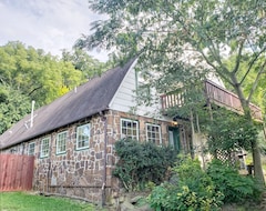 Entire House / Apartment Perfect For Big Groups, Former Bed And Breakfast In Charming Old Converted Barn! (West Fork, USA)