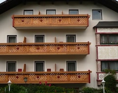 Khách sạn Hotel Alpenrose (Rodeneck, Ý)