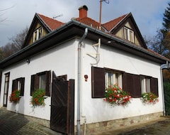 Căn hộ có phục vụ Boróka Apartmanházak - Fagyöngy House (Szombathely, Hungary)
