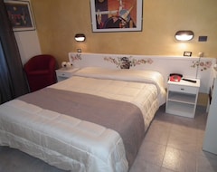 Khách sạn Hotel Montepizzo (Lizzano in Belvedere, Ý)