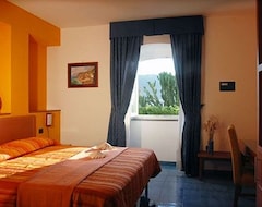 Hotel La Tonnara (Otok Procida, Italija)