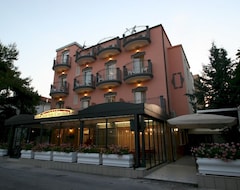 Khách sạn Santa Cecilia (Riccione, Ý)