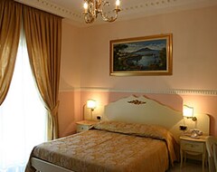Khách sạn Hotel Luxor (Casoria, Ý)