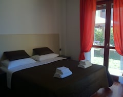 Hotel Bed in the city (Rho, Italien)