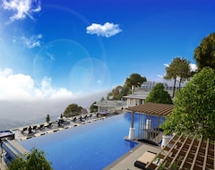 Hotel Moksha Himalaya Spa Resort (Shimla, India)
