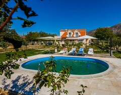 Tüm Ev/Apart Daire Comfortable Villa With Heated Pool (Civljane, Hırvatistan)