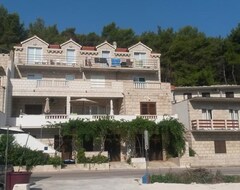 Koko talo/asunto Apartments Ina (Selca, Kroatia)