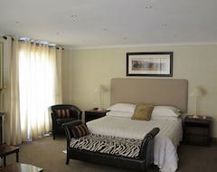 Hotel Happy Rhino (Cape Town, South Africa)