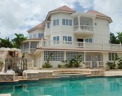 Khách sạn Bertrann Bed & Breakfast (Montego Bay, Jamaica)