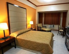 Hotel Jupiter Suites (Makati, Filipini)
