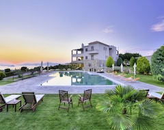 Khách sạn Marini Luxury Apartments And Suites (Aegina City, Hy Lạp)