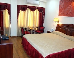 Khách sạn Hotel Shiraaz (Chandigarh, Ấn Độ)
