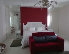 Otel Vila De Charme Suites (Campos do Jordão, Brezilya)