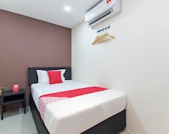 Hotel OYO 877 Bypass Town Square (Mojokerto, Indonesia)