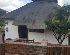 Otel Lodge Lucanus (Bela Bela, Güney Afrika)