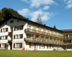 Khách sạn Hotel Crea (Adelboden, Thụy Sỹ)