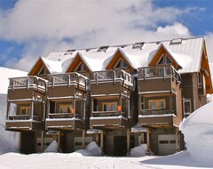 Koko talo/asunto A Bit of Whistler up at Mt Washington (Black Creek, Kanada)