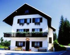 Khách sạn Guest House Kme?ki Hram (Spodnja Idrija, Slovenia)