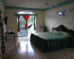Khách sạn Barefoot Caribe (Caye Caulker, Belize)