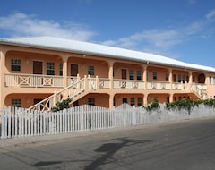 Khách sạn Connie's Comfort Suites (St. John´s, Antigua and Barbuda)