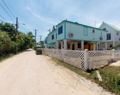 Hotel Colorful, Relaxing, & Ocean Front Island Villa Near Beach And Town! (Caye Caulker, Belize)