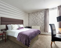 The St James Hotel (Grimsby, United Kingdom)