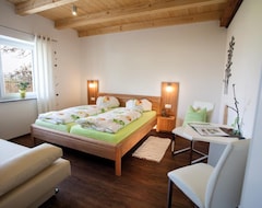 Bed & Breakfast Peterseil`s Radl Zimmer (Mauthausen, Áo)