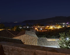 Toàn bộ căn nhà/căn hộ Petreas Castle - Feel the historical atmosphere (Kardamyla, Hy Lạp)