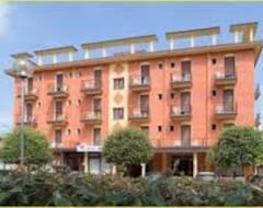 Khách sạn Hotel Sole (Eraclea, Ý)