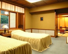 Guesthouse Yunokaze Hazu (Shinshiro, Japan)