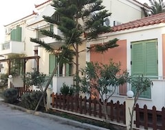 Hotel Studios Aella (Pyrgi Thermis, Grecia)