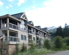 Hotel Enjoy wildlife sightings with your family from your private desk (Breckenridge, USA)