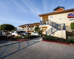 Khách sạn Monarch Valley Inn Marina at Monterey Bay (Marina, Hoa Kỳ)