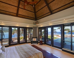 Khách sạn Wavi Island Villas (Savusavu, Fiji)
