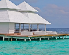 Hotelli Athuruga Island Resort (Etelä-Ari Atoll, Malediivit)