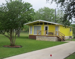 Hele huset/lejligheden River, Lake And Lovers...Just Two Blocks From The River! New Lower Rates! (New Braunfels, USA)
