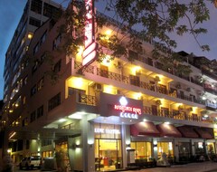 Hotel Lux Riverside & Apartments (Phnom Penh, Cambodia)