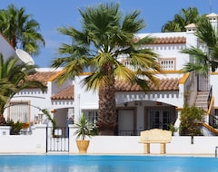 Cijela kuća/apartman Luxury Poolside Villa (Villamartín, Španjolska)