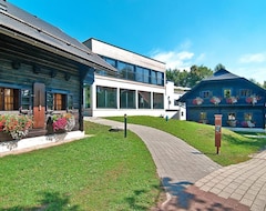 Khách sạn Holiday Village Hoteldorf Schönleitn, Latschach Ob Dem Faaker See (Finkenstein, Áo)