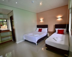 Khách sạn Charms Hotel (Coron, Philippines)