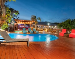 Hotelli Roatan Yacht Club and Dive Center (Roatán, Honduras)