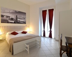 Oda ve Kahvaltı Santi e Saraceni Rooms (Salerno, İtalya)