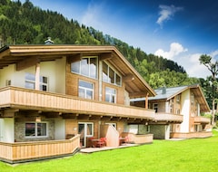 Hotel Alpenparks Chalet & Apartment Areitxpress (Zell am See, Austria)