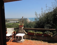 Hele huset/lejligheden Villa Overlooking The Gulf Just Minutes From The Sea (Orbetello, Italien)