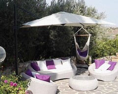 Toàn bộ căn nhà/căn hộ Villa With Swimming Pool In A Garden Of Flowers And Fruit (Campobello di Licata, Ý)