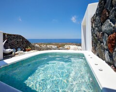 Hotel Mellow Luxury Cave (Oia, Greece)