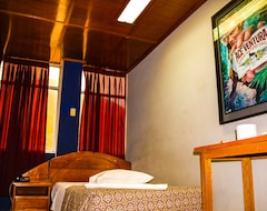 Hotel Tours (Huánuco, Peru)