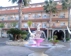 Hotel Happy Days (Giugliano in Campania, Italy)